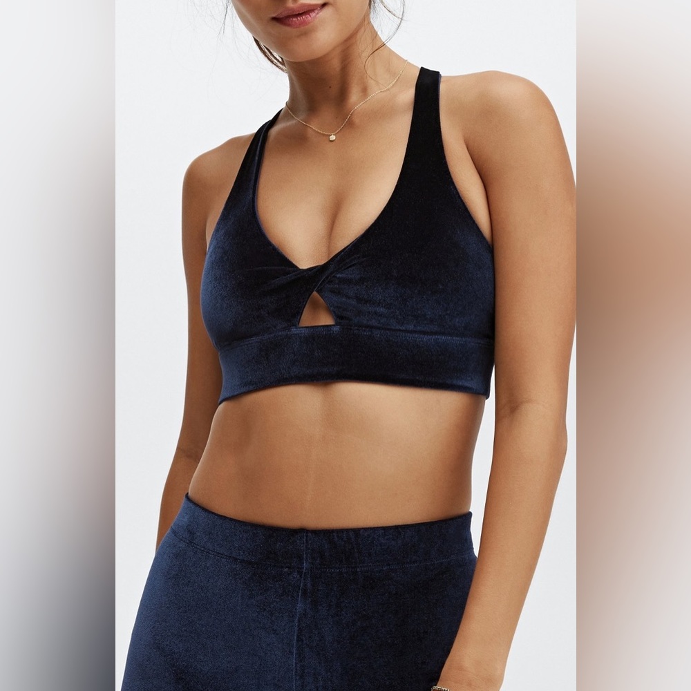 Oasis Velour Twist Cut Out Velvet Sports Bra